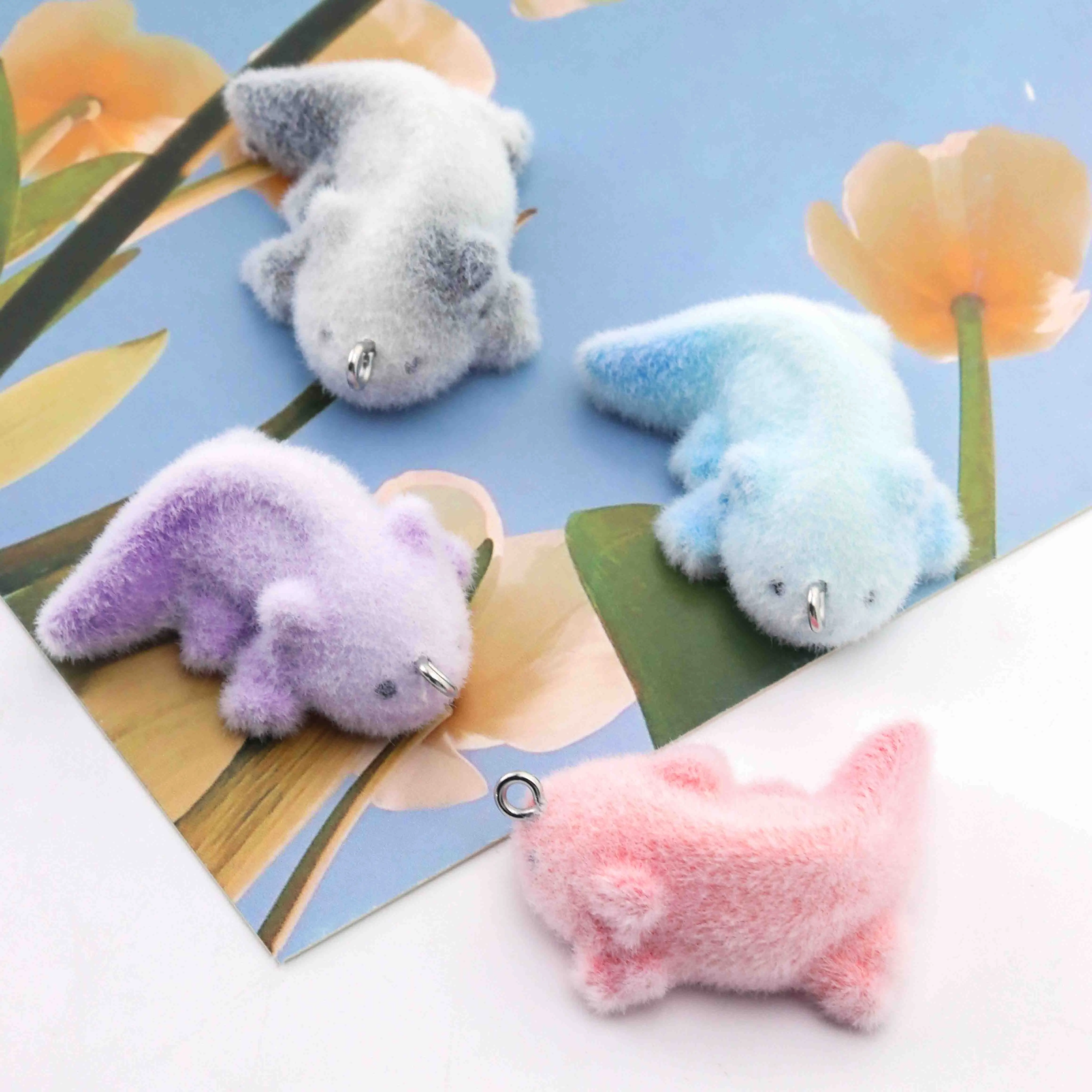 

WZNB 2pcs Flocking Resin Creative Cute Little Salamander Pendant DIY Jewelry Key Chain For Bag Decoration Pendant Accessories