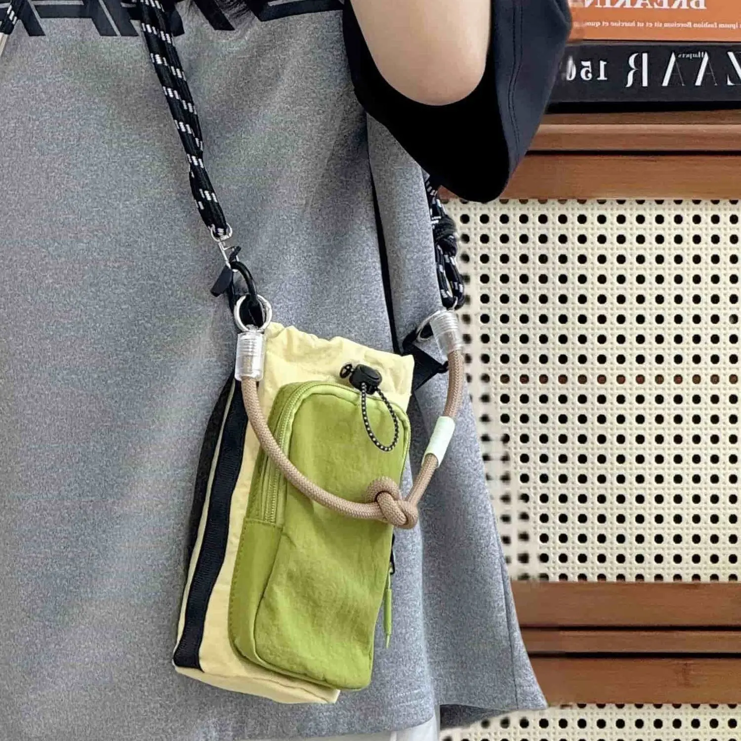 

Japanese Lightweight and Compact Water Cup Bag Travel Messenger Nylon Waterproof Mobile Phone Change Storage Bag