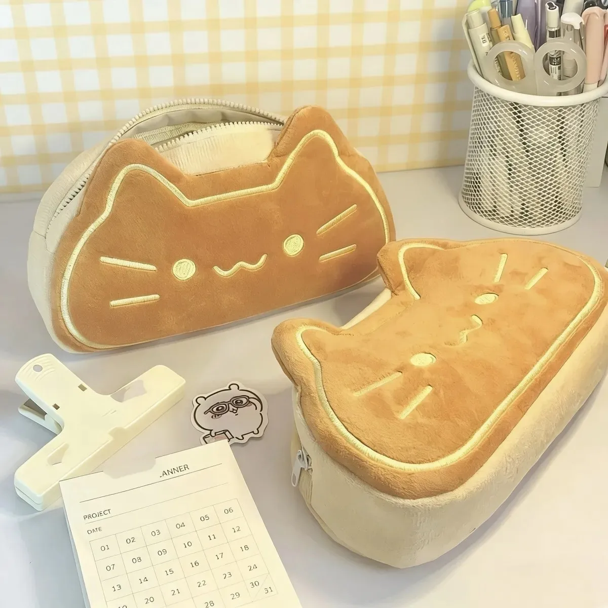 New simple and creative bread kitty pencil case for students cute high-looking large-capacity stationery box simple storage