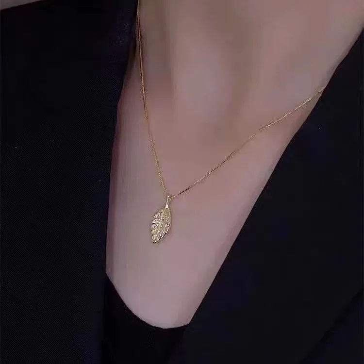 Korean Fashion New Gold Branch Jade Leaf Necklace for Women Light Luxury Pendant Necklace 2022 Trendy Collarbone Chain Jewelry