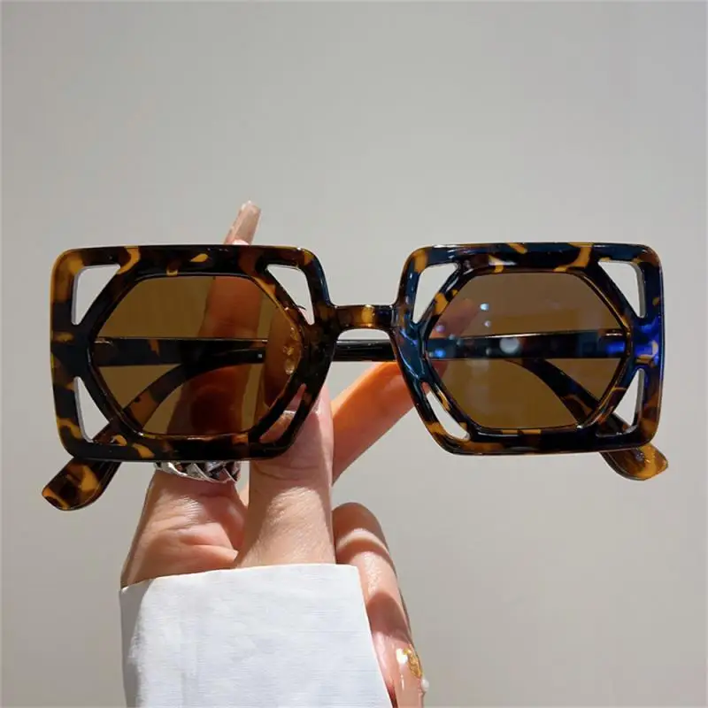 2023 New Sun Glasses Vintage Classics  Men Women Sunglass Hollowed Square Shades Polygon Lenes Luxury Design Eyewear Eyepieces