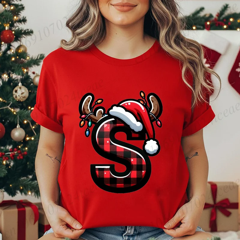 Świąteczna koszulka z nadrukiem alfabetu dla kobiet, unisex, modna, zabawna, codzienna bluzka z grafiką czapki Świętego Mikołaja i renifera.