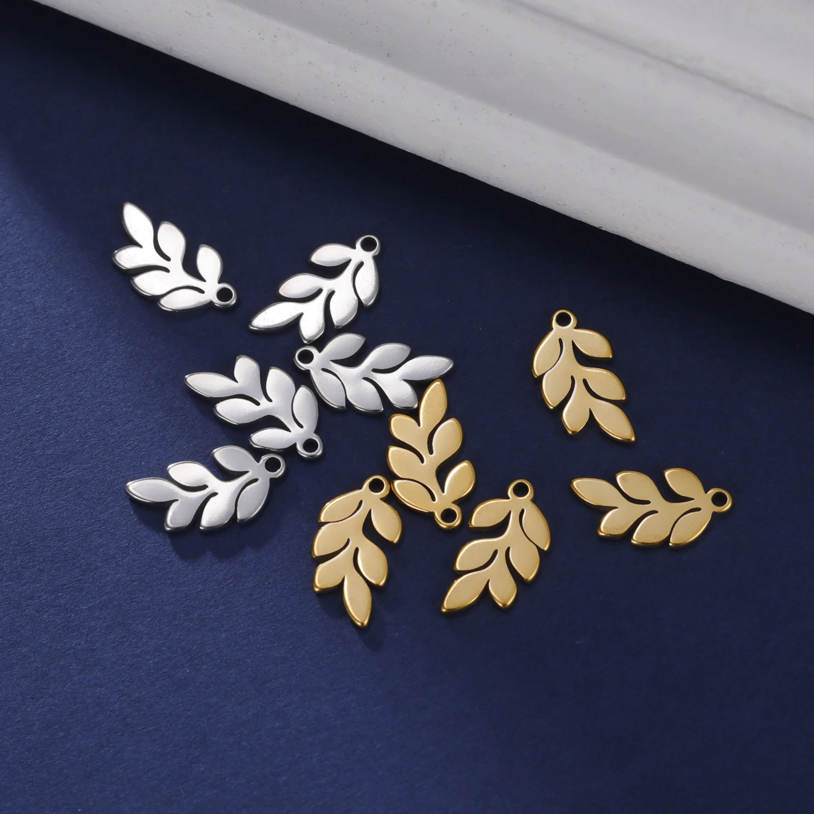 EUEAVAN 5pcs Mini Charms Stainless Steel Leaves Charm for Jewelry Making Small Plant Pendant DIY Necklace Bracelet Earrings Gift