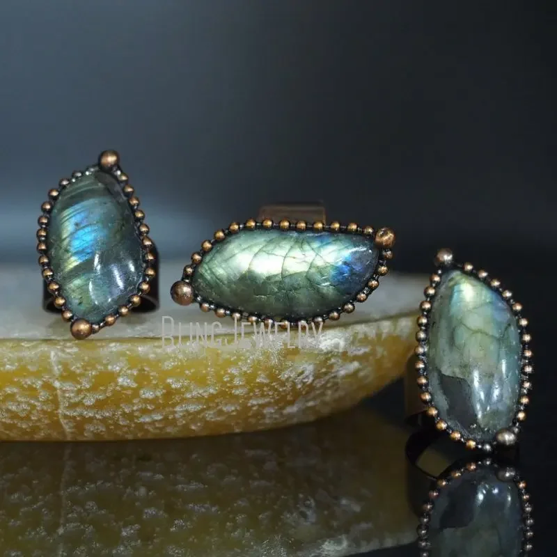 

RM43724 Vintage Rustic Cooper Plated Labradorite Eye Ring Gold Rainbow Blue Adjustable Band Halloween Jewelry
