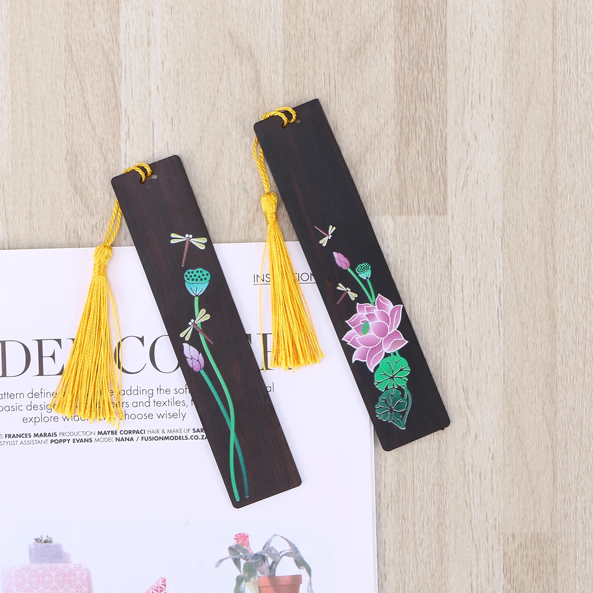 

2 Pcs Bookmark Lotus with Dragonfly Painted Handmade Chinese-style Wooden Bamboo