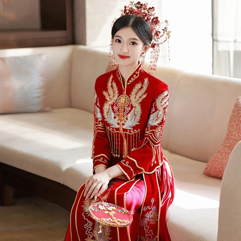 

Новое бархатное платье в китайском стиле с драконом и фениксом для тостов.