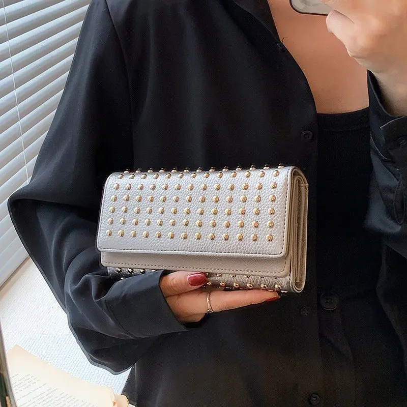 

Кошелек-клатч женский из искусственной кожи с заклепками, модный, с множеством отделений для карт и телефона, для повседневного использования