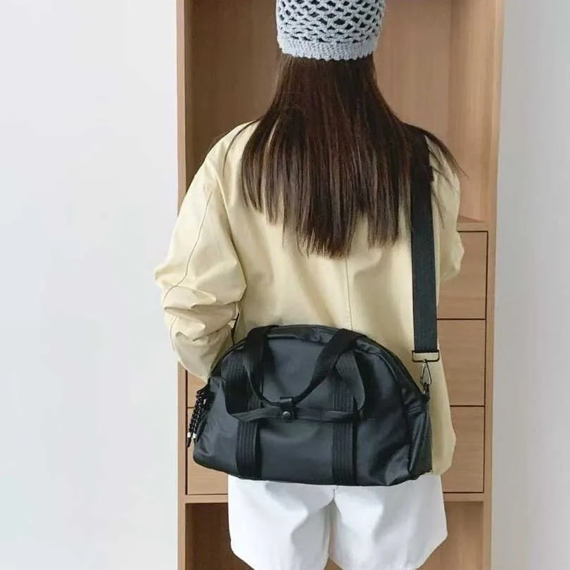 New fashionable versatile light luxury women's bags, shoulder messenger bags, sports commuter premium backpacks