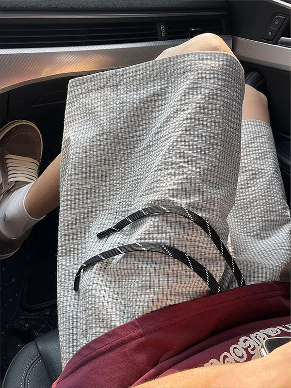 

Белые мужские спортивные брюки из ткани Bubble Cloth в клетку, быстросохнущие, с эффектом ледяного шелка, выше колена, с разрезами Four Five Split