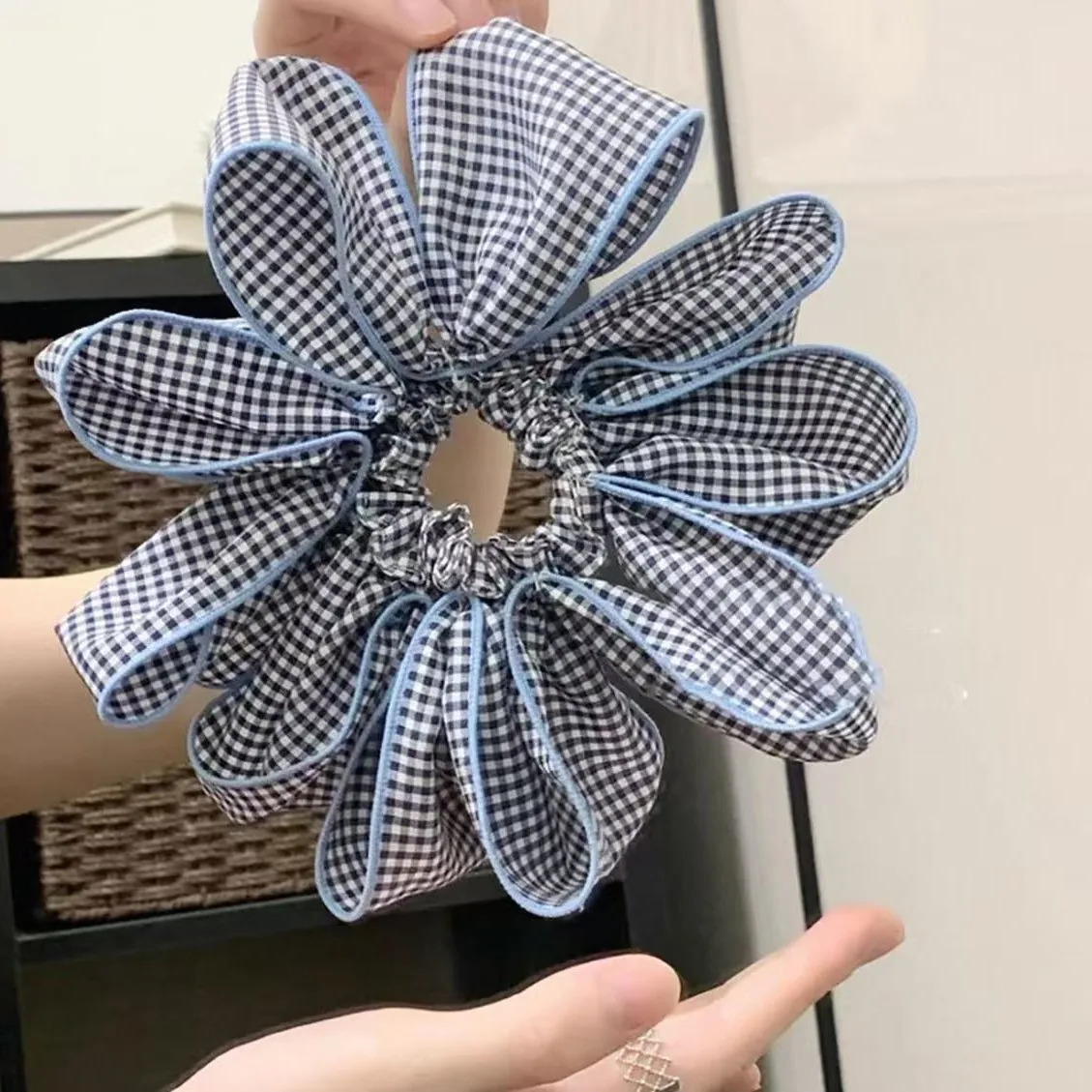 

Женские резинки для волос, корейские универсальные резинки для волос для девочек, синие клетчатые эластичные резинки для волос с цветком, простые универсальные аксессуары для волос