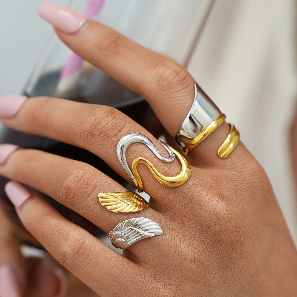 

Exquisite Ladies Geometry Design 304 Stainless Steel Rings 18K Gold Plated Waterproof Quality Ladies Jewelry For Daily Wear Etc