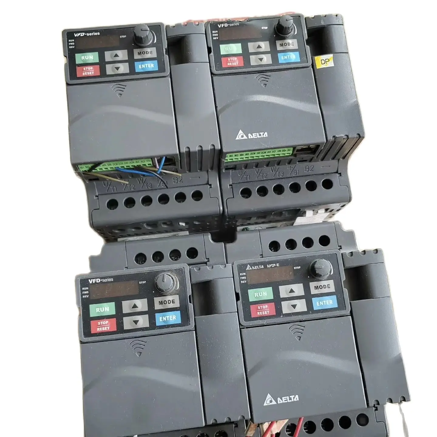 Convertitore di frequenza Inverter muslimate VFD-E 380V 460V 0.75KW VFD007E43T 380V 1.5KW