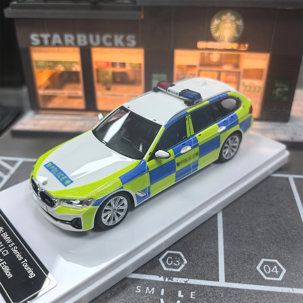 

Миниатюрная модель автомобиля Tiny Brand 1/43 5 Series wagon (G31) в стиле гонконгской полиции, литая под давлением, с покраской.