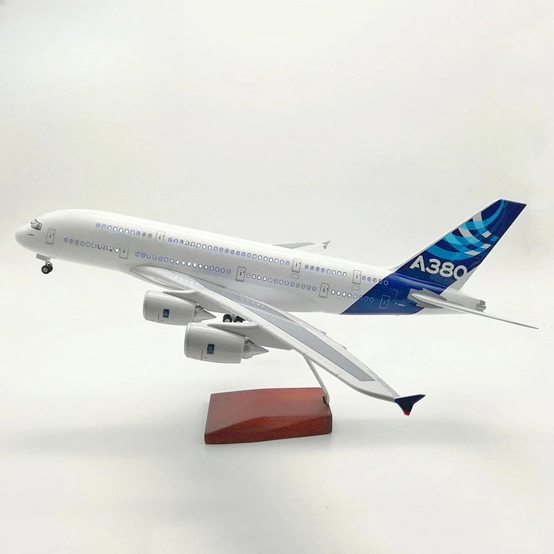 

Simulated aircraft model with wheels and lights, civil aviation passenger aircraft model aircraft gift ornament