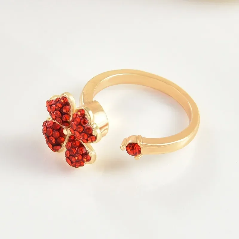 A new four-leaf clover red rotating ring and open ring, for your best friend