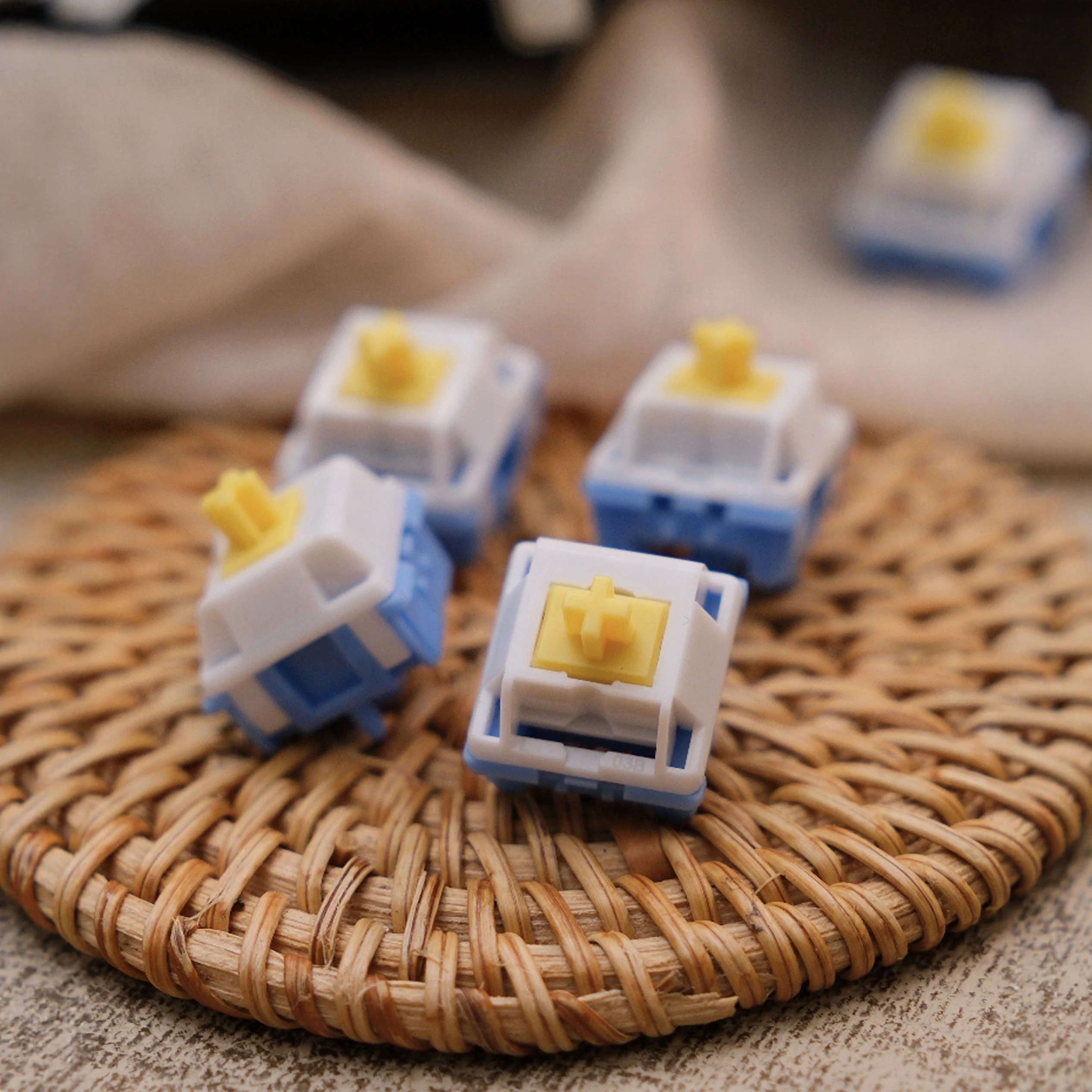 

HMX Sunny V2 Mechanical Keyboard Linear Switch Clacky Crispy Typing Sound 22mm Spring 37g Actuation Keyboard DIY