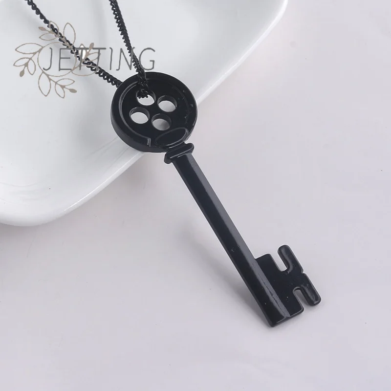 Hot Halloween Metal Key Skeleton Props Neil Gaiman Black Treasure Chest Key Necklace