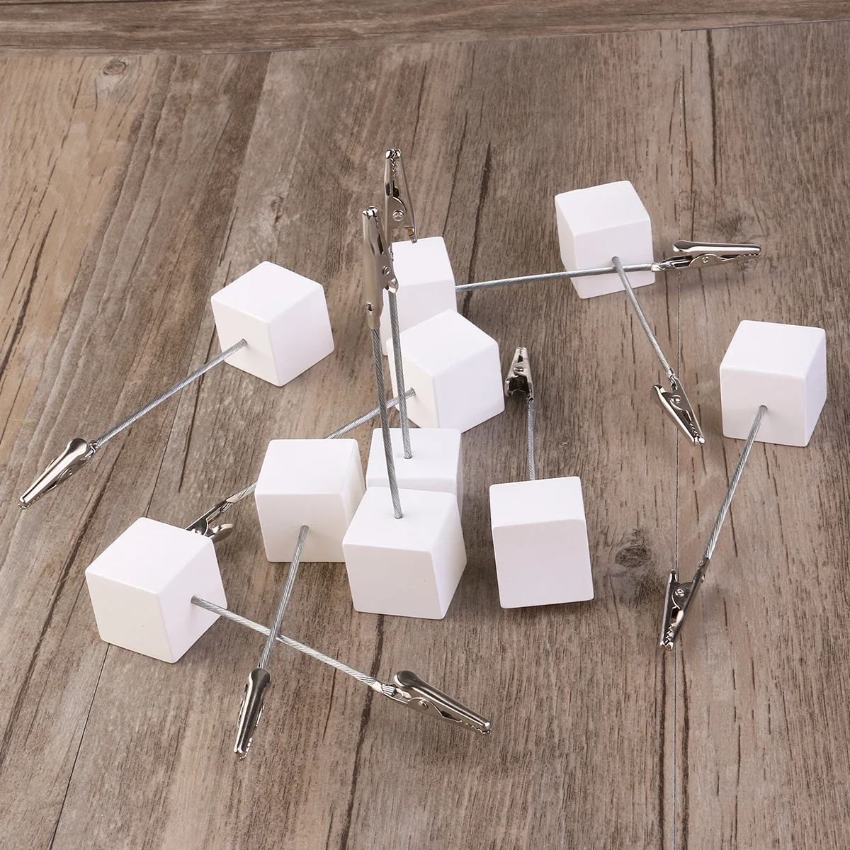 10 قطع من حامل المذكرات الورقية بقاعدة مكعبة من الراتنج مع مشبك من الفولاذ المقاوم للصدأ لتنظيم المكتب والمنزل باللون الأبيض