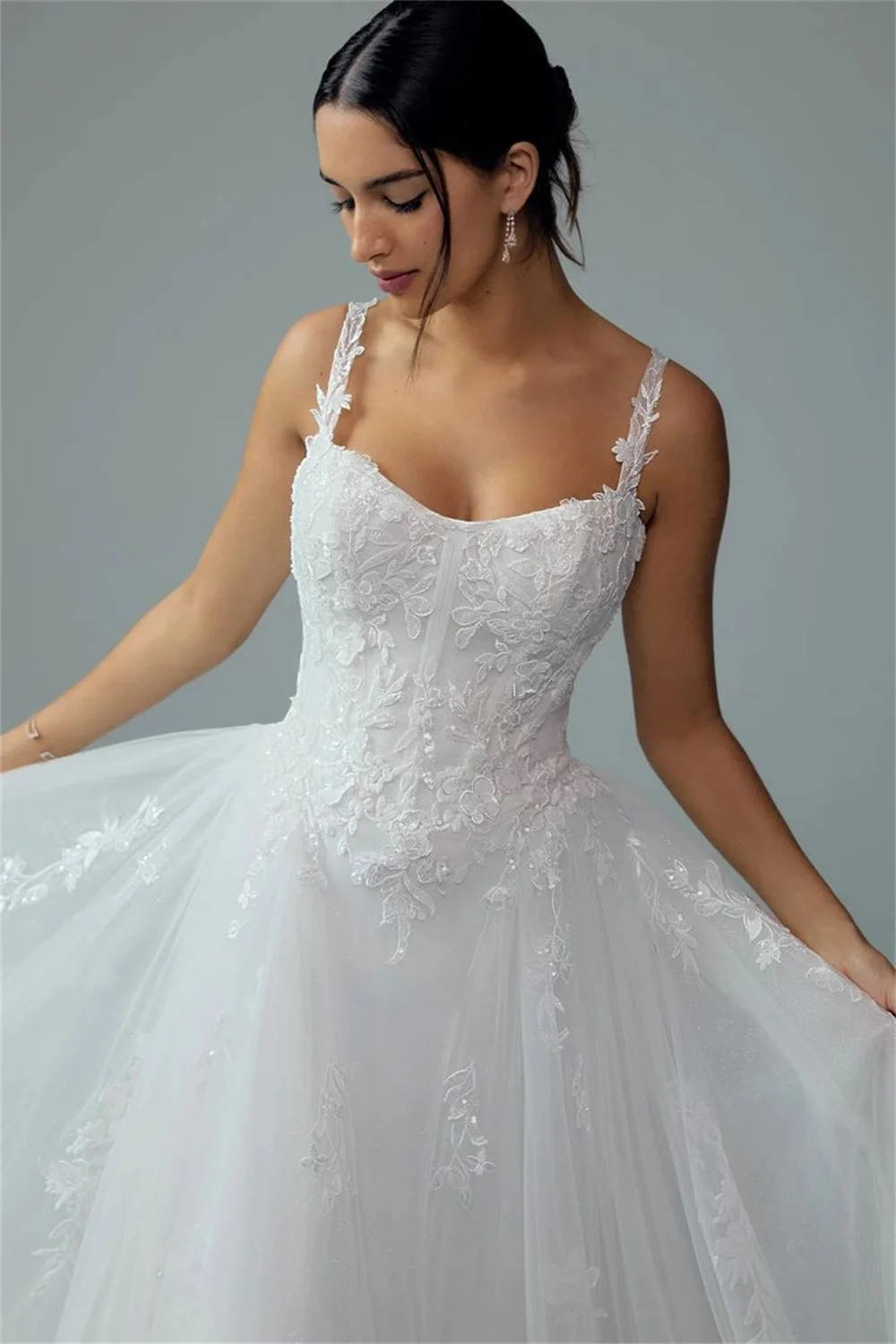 Kyoto Customized Empire Waist Spaghetti Strap Lace Wedding Dress Gorgeous Appliques White فستان زفاف Court Train Abito da sposa