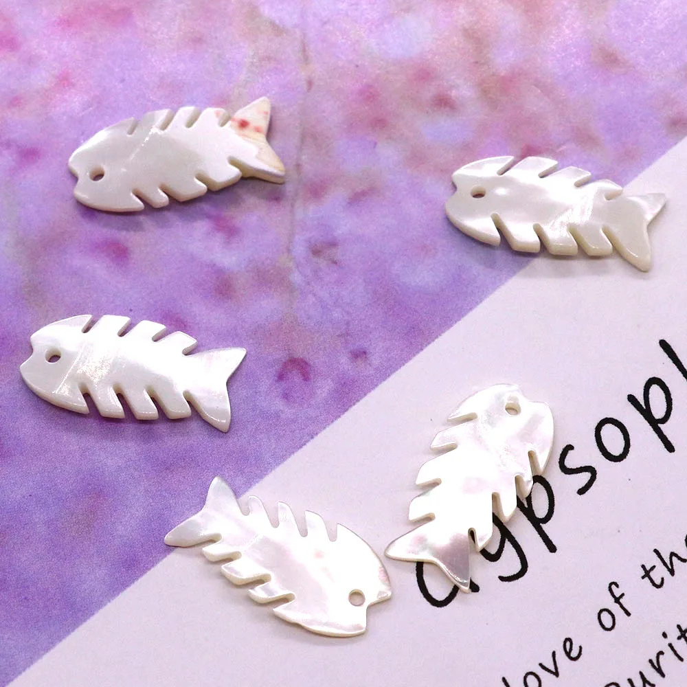 

Минималистичный кулон из натурального полированного белого морского ракушечника в форме рыбьей кости с одним отверстием, материалы для изготовления ювелирных изделий и ожерелий своими руками