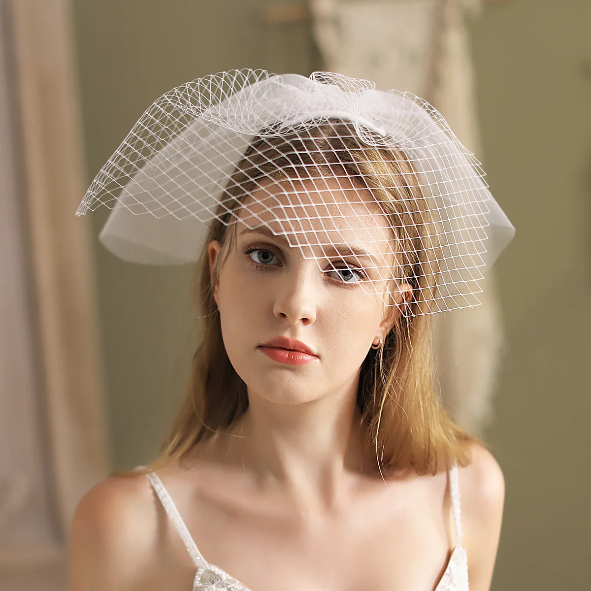 

V833 European and American Style Double-Layer Short Bridal Veil, Dual-Material Soft Tulle Mesh Veil, Wholesale from Manufacturer
