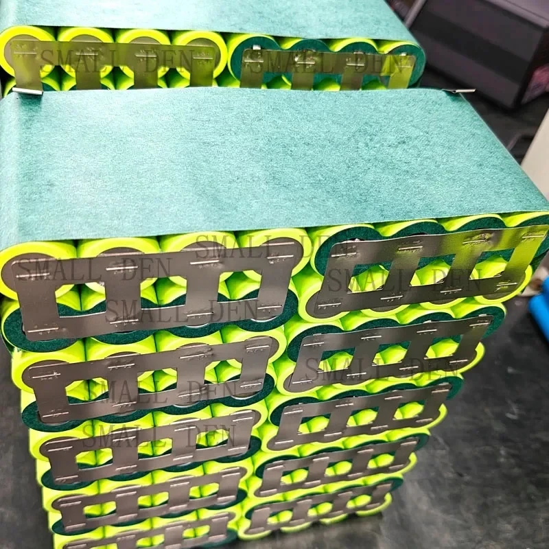 21700 72 V 30 Ah 20 Ah 10 Ah 15 Ah 25 Ah 35 Ah 40 Ah 45 Ah 50 Ah Lithium-Akku 20S2P-10P 0–3500 W Hochleistungs-Q4-V-Akku mit BMS AA