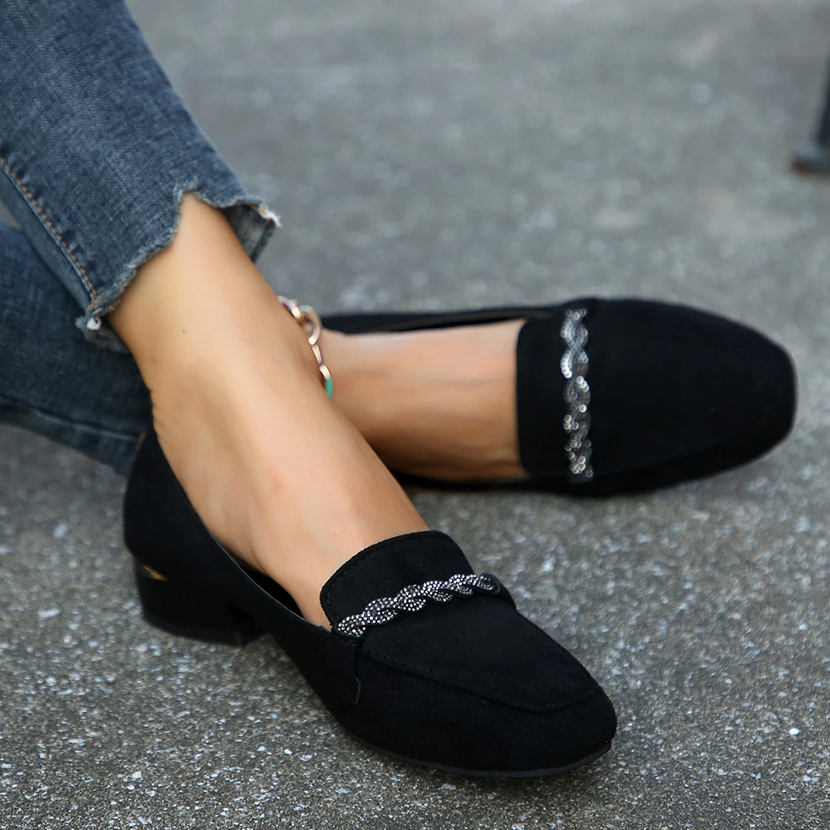 New Crystal Chain Flock Loafers Women Low Heels Shoes Espadrilles Women Shoe Ballerina Retor Square Toe Nubuck Velvet Moccasins