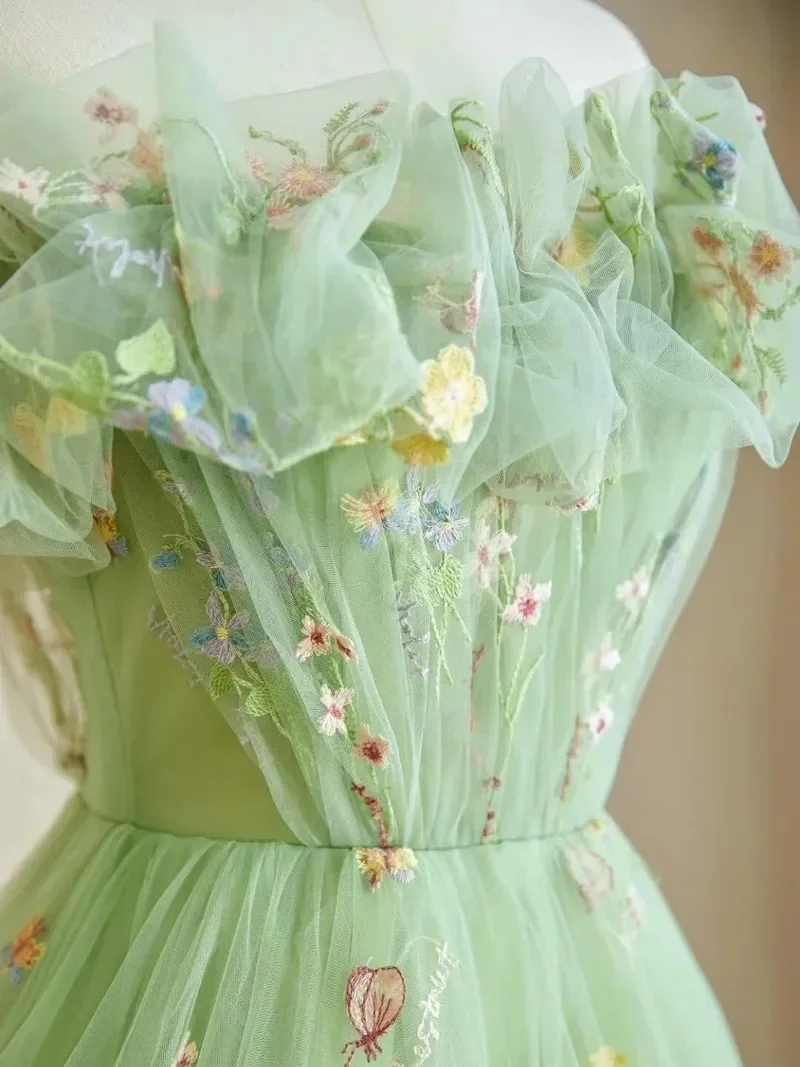 N1166 Mode Tüll Party Kleid Mädchen Frauen Kleid Kleidung Süße Speicher Trägerlosen Kleid Stickerei Abendkleid Zeremonie Kleid