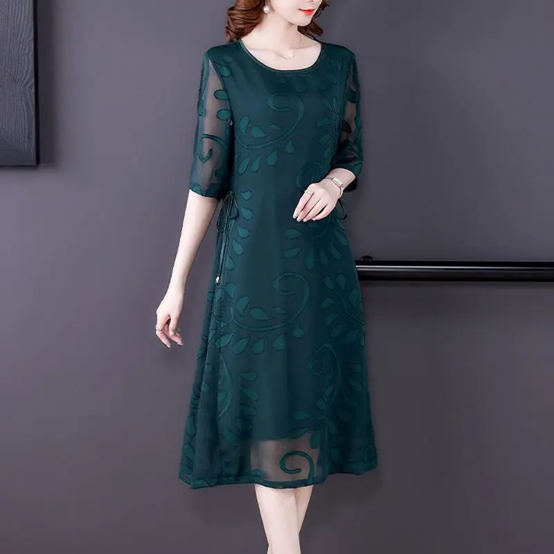 Elegancka damska sukienka midi z haftem w stylu vintage Letnia sukienka z półrękawkiem Duży rozmiar Szyfonowe sukienki Moda Casual Kobieca luźna sukienka Sundress 5XL