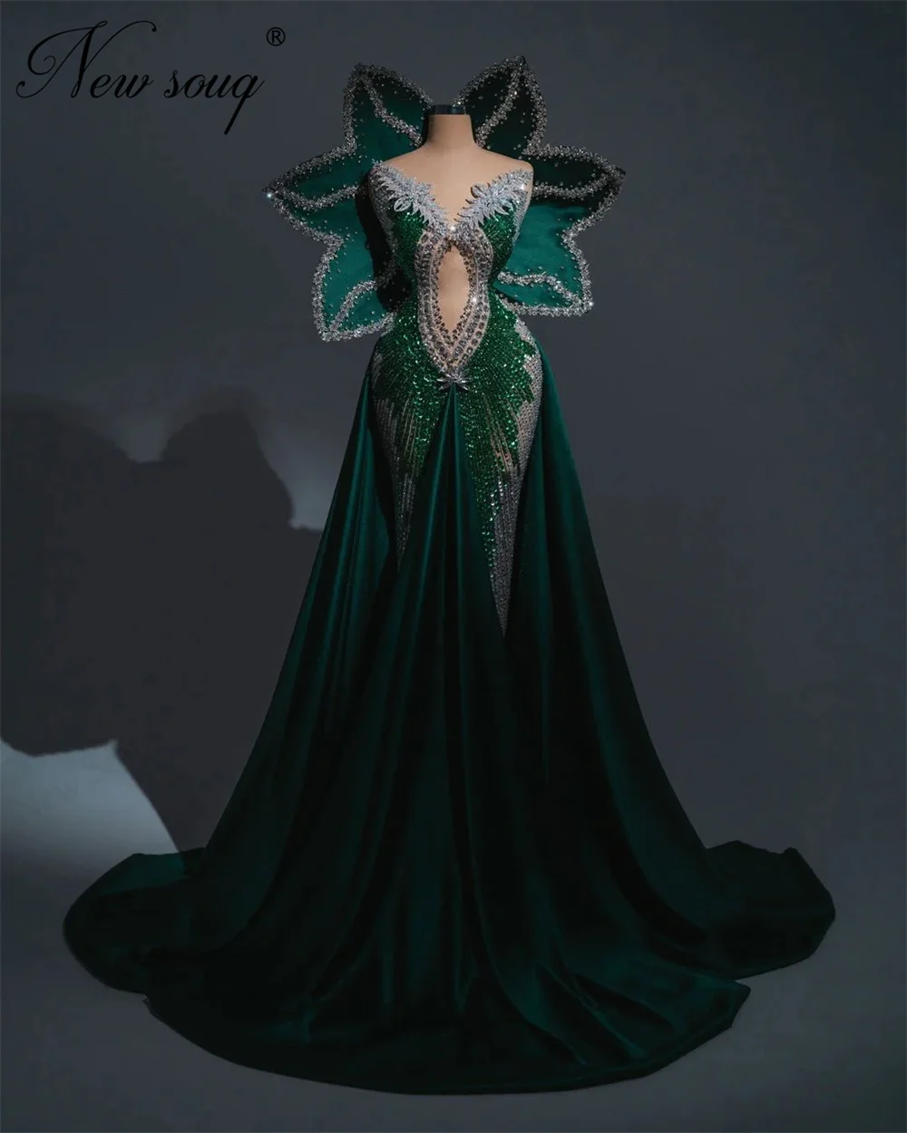 

Dubai Design Green Beading Evening Dresses With Long Train 2026 Crystals Mermaid Prom Dress Wedding Guest Gowns Customized Party