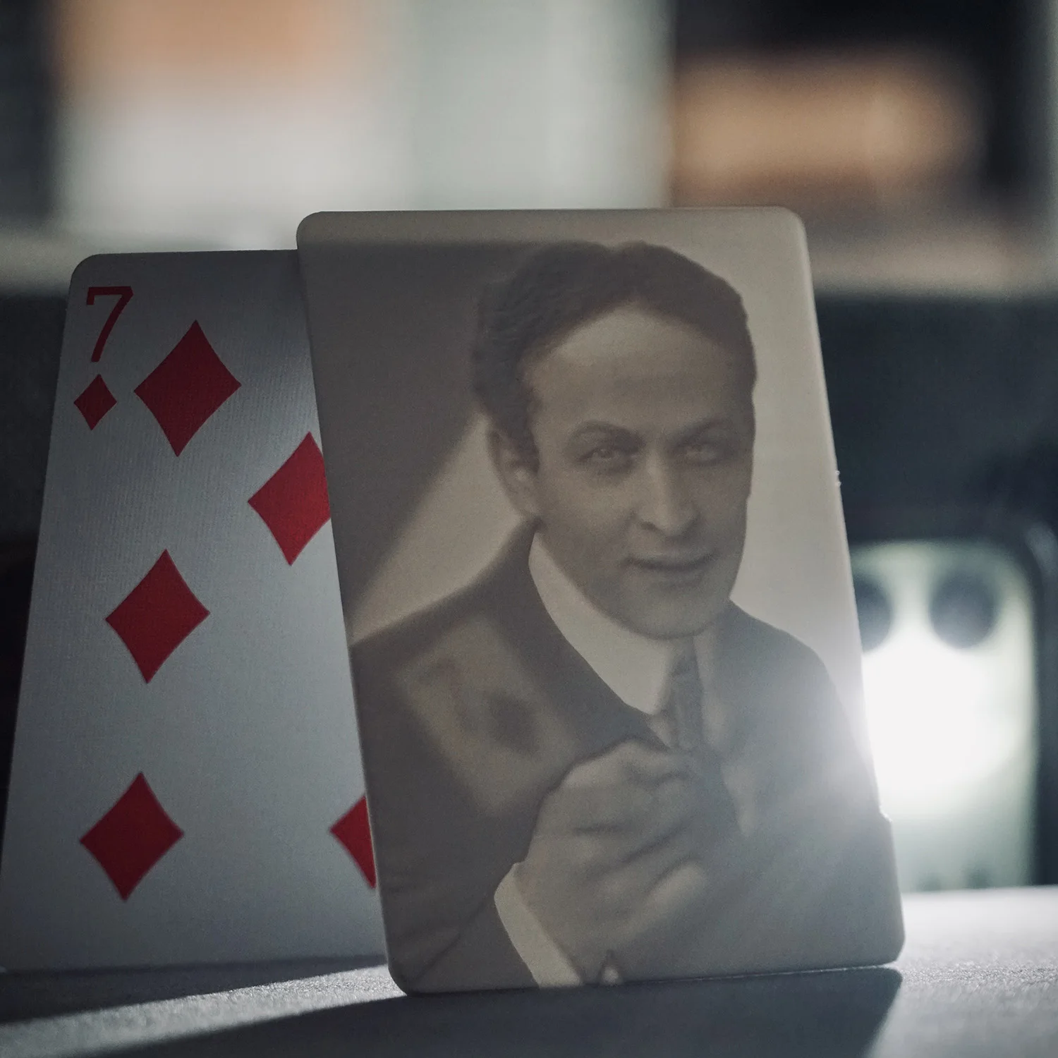 houdini's-gift-3d-craftsmanship-with-a-classic-playing-card-visual-light-and-shadow-card-magic-tricks-props-magician-collectors