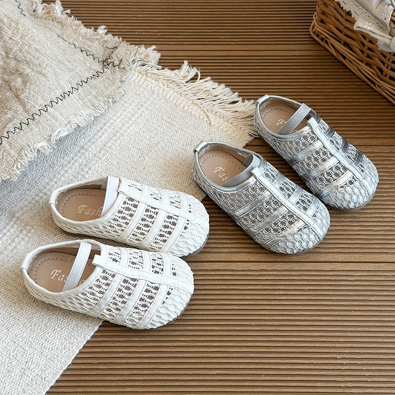 

Детские пляжные туфли-слипоны для девочек, плетеные, повседневные, на плоской подошве, с милым круглым носком, летние, новые, 2026, универсальные, мягкие, в стиле принцессы