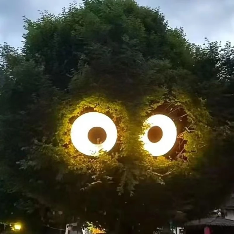 

Decoration will rotate the eyes, decorative creative lamps Internet celebrity models will move on the big tree, turn the big