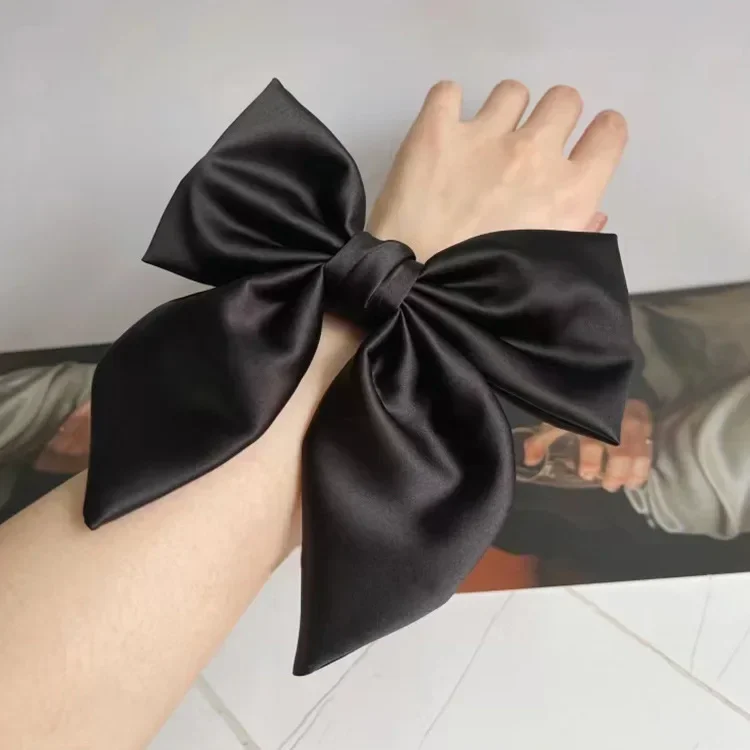 Eleganter High-End-Haarschmuck aus schwarzem Satin mit Schleife für Damen – perfekt für schicke Pferdeschwanz- und süße Friseure – Detail 6