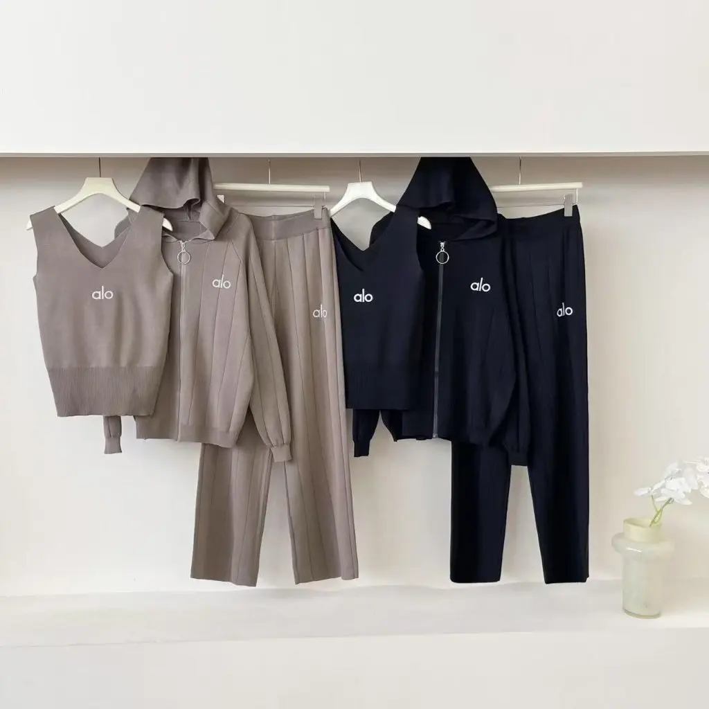 

Minimalist Design Solid Color Knitted Three-Piece Set Casual Fashion Vest Cardigan Slimming Wide-Leg Pants Women's