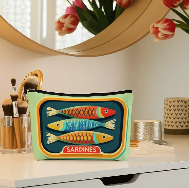 Retro Art Makeup Bag Sardine Retro Tin Label Pop Art Illustration Zipper Multi-Functional Travel Toiletries Storage Makeup Bag