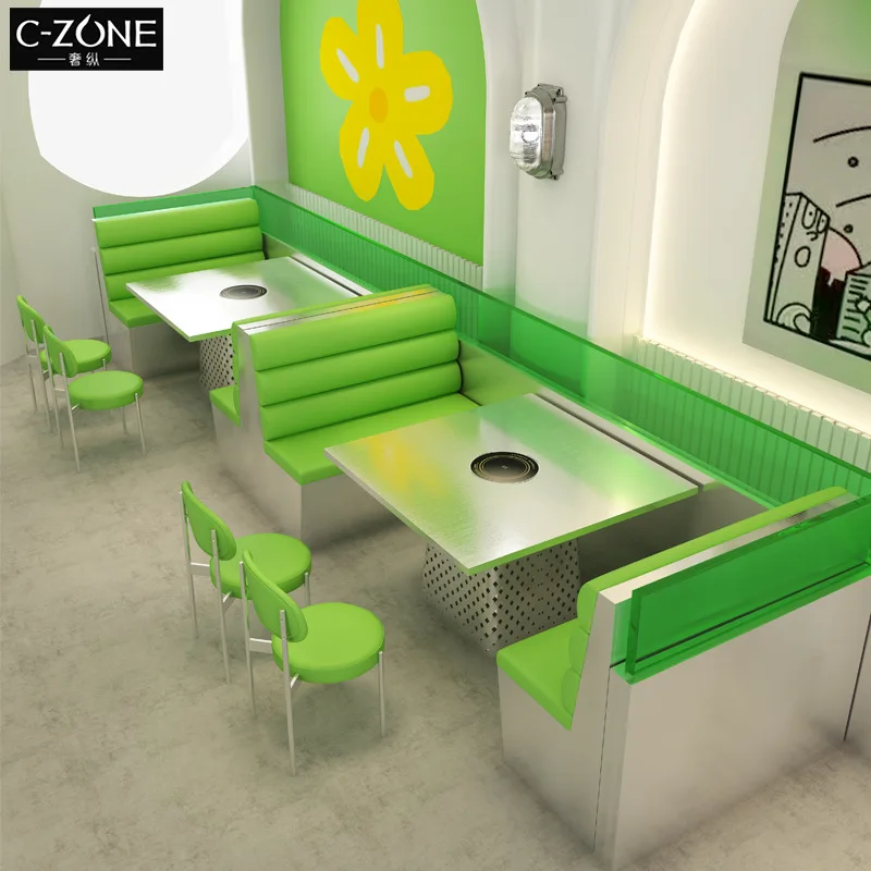 Рисунок 4 - Стол и стул из нержавеющей стали