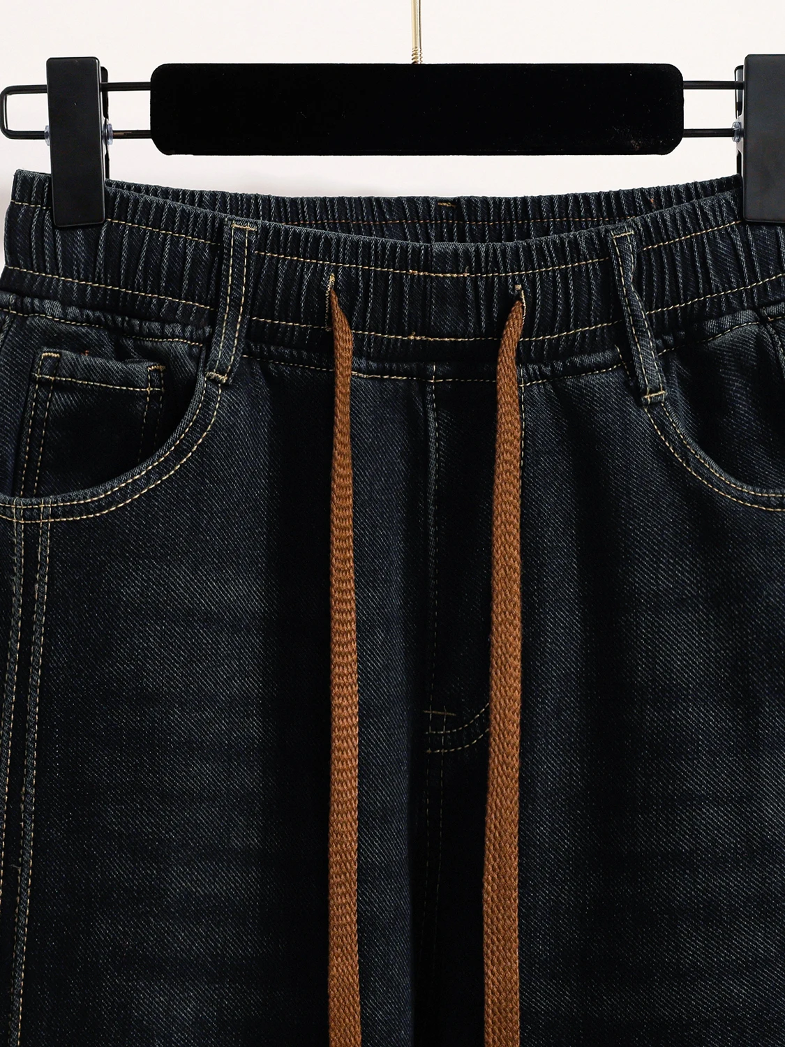 Nuovo arrivo invernale Slim Fit gamba dritta Fce foderato pantaloni in denim pantaloni a gamba larga jeans casual elastici a vita alta