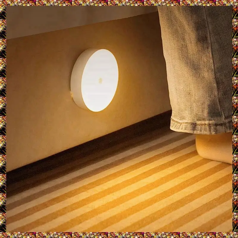 BTCL Paquete de 4 luces LED de noche con sensor de movimiento, decoración de pared recargable por USB, lámpara de noche para dormitorio, duradera, fácil de usar, blanco frío