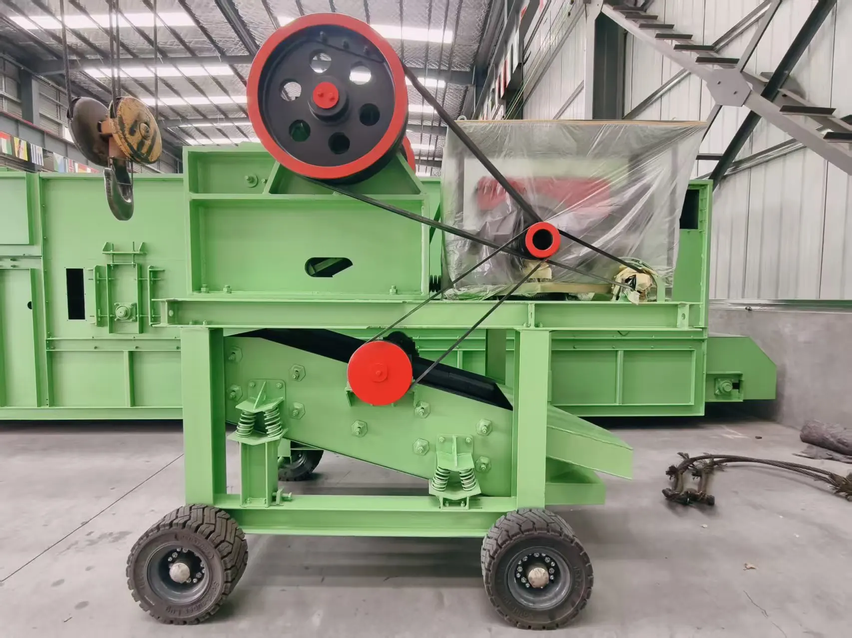 Small Mobile Portable Gold Mining Jaw Crusher Plant with Vibrating Screen 20TPH Hardstone Process Crushing Station for Sale