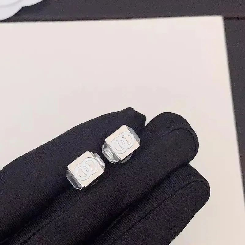 منتج جديد: السكر والماس، شخصية، راقية، فاخرة خفيفة، نرد مربع جديد، أقراط، أنثى