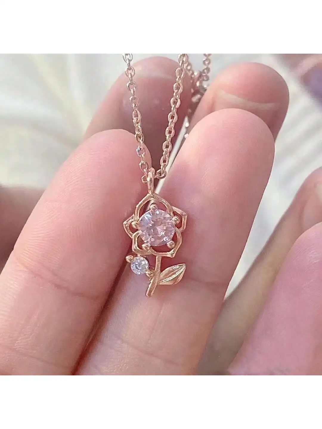 Collar de flores para mujer, collar con colgante de rosa para el Día de San Valentín, cadena hasta la clavícula, regalo de joyería