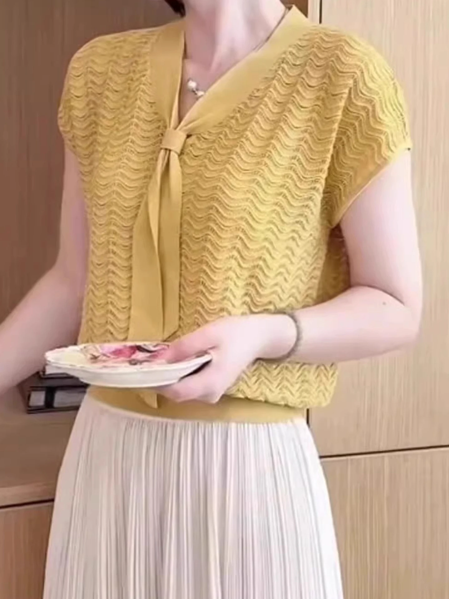 

Korean Sle ort Sve Knitted T-irt Beautiful And Summer Top Euro Stand Straight Cut Hollow out Design