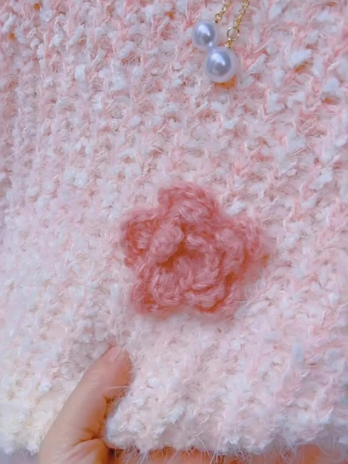 เสื้อสเวตเตอร์ถักไหมพรมสีสันสดใสสำหรับผู้หญิง สไตล์แฟชั่น ฤดูใบไม้ผลิ ฤดูใบไม้ร่วง ฤดูหนาว ไซส์เล็ก ลายดอกไม้ 3 มิติ สไตล์ฝรั่งเศส หวานละมุน