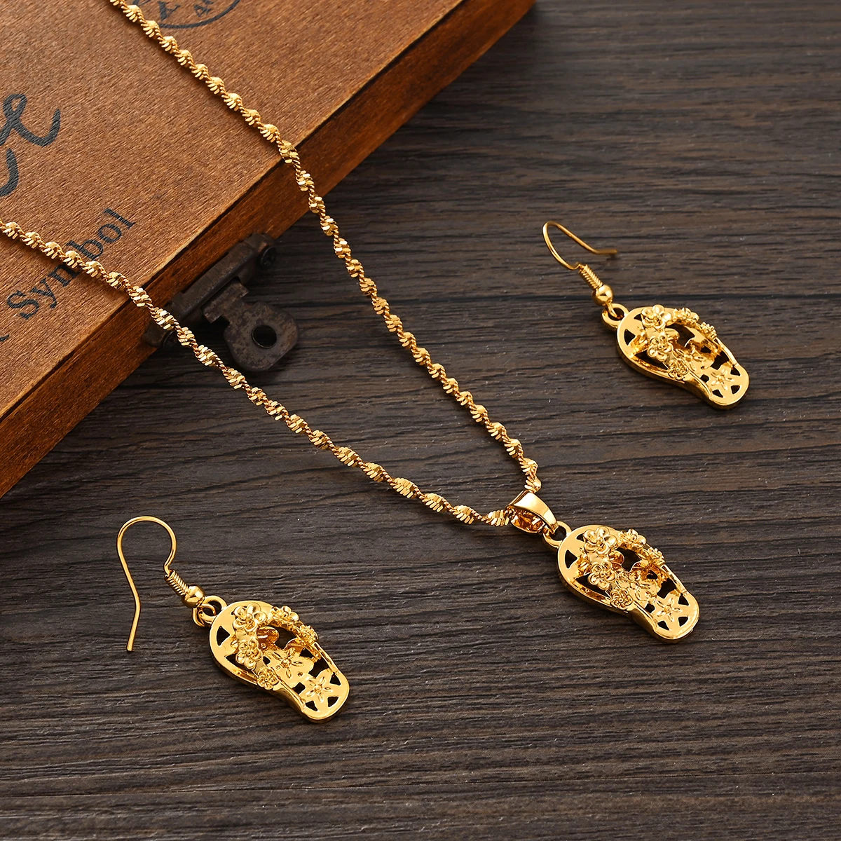 

Gold Color Dubai Arab Shoes Shape Earrings Necklace Jewelry Sets for Women Girls wedding Bridal Party Gift