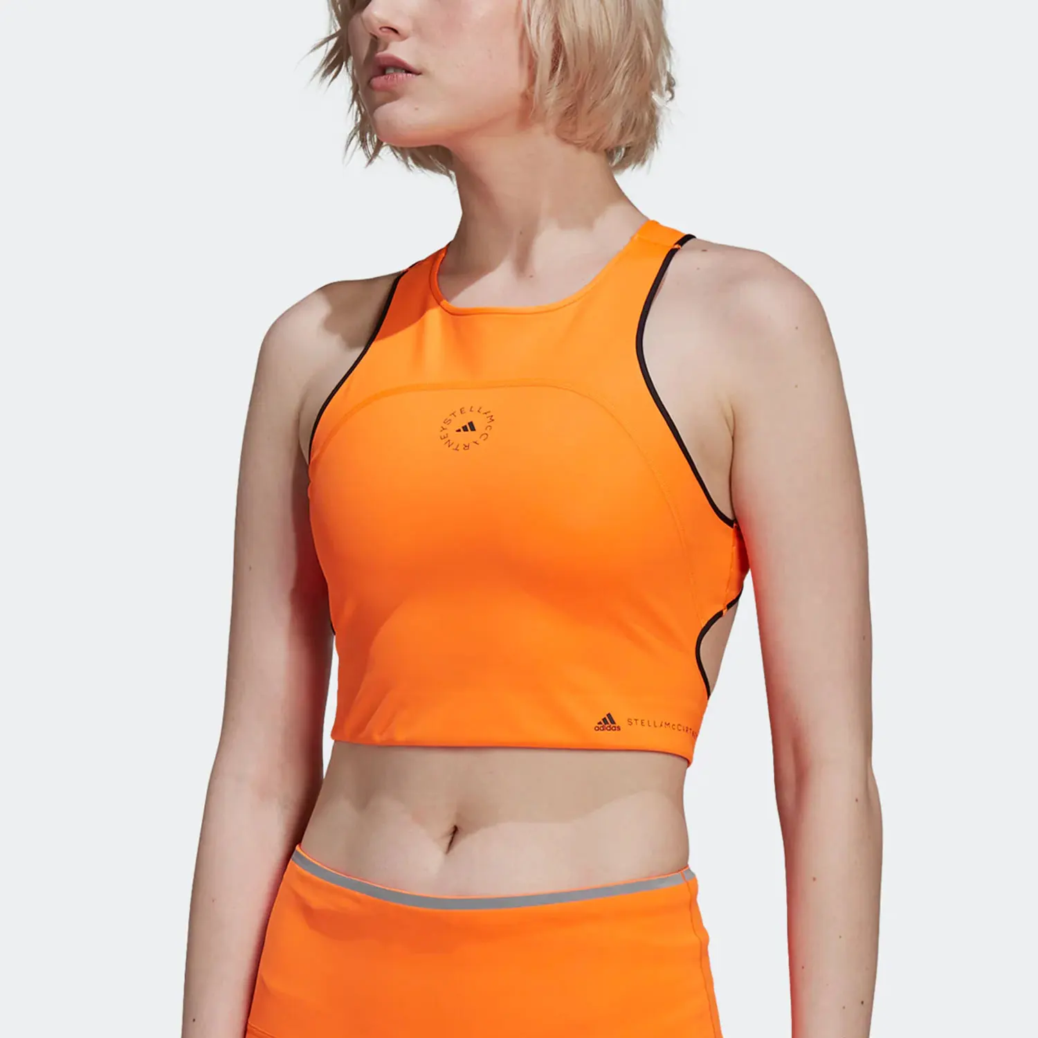 سترة رياضية مريحة للسيدات من Adidas للموسم الجديد HB6088 #1