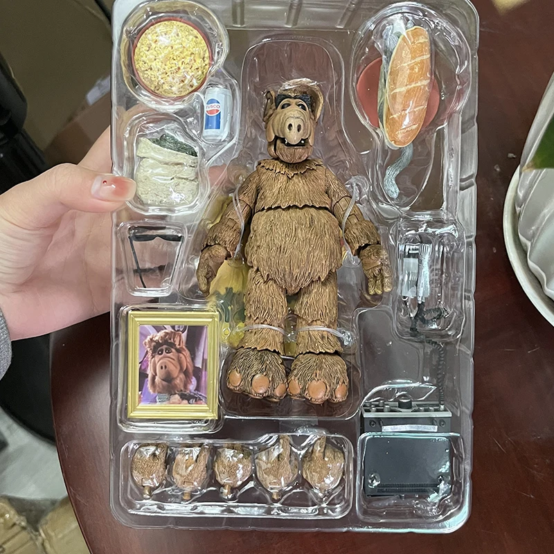 NECA Alien ALF Figure Life Form ALF Action Figure Doll Joint Movable Birthday Gift For Kids Collection