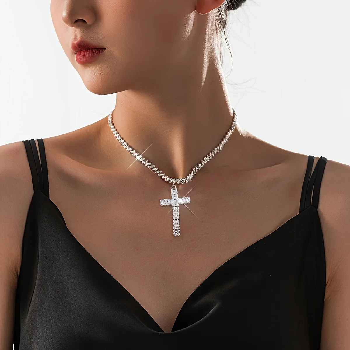 Exquisite Shining Zircon Crystal Cross Necklace For Women Hip Hop Trend Lucky Charm Jewelry Girls Gift