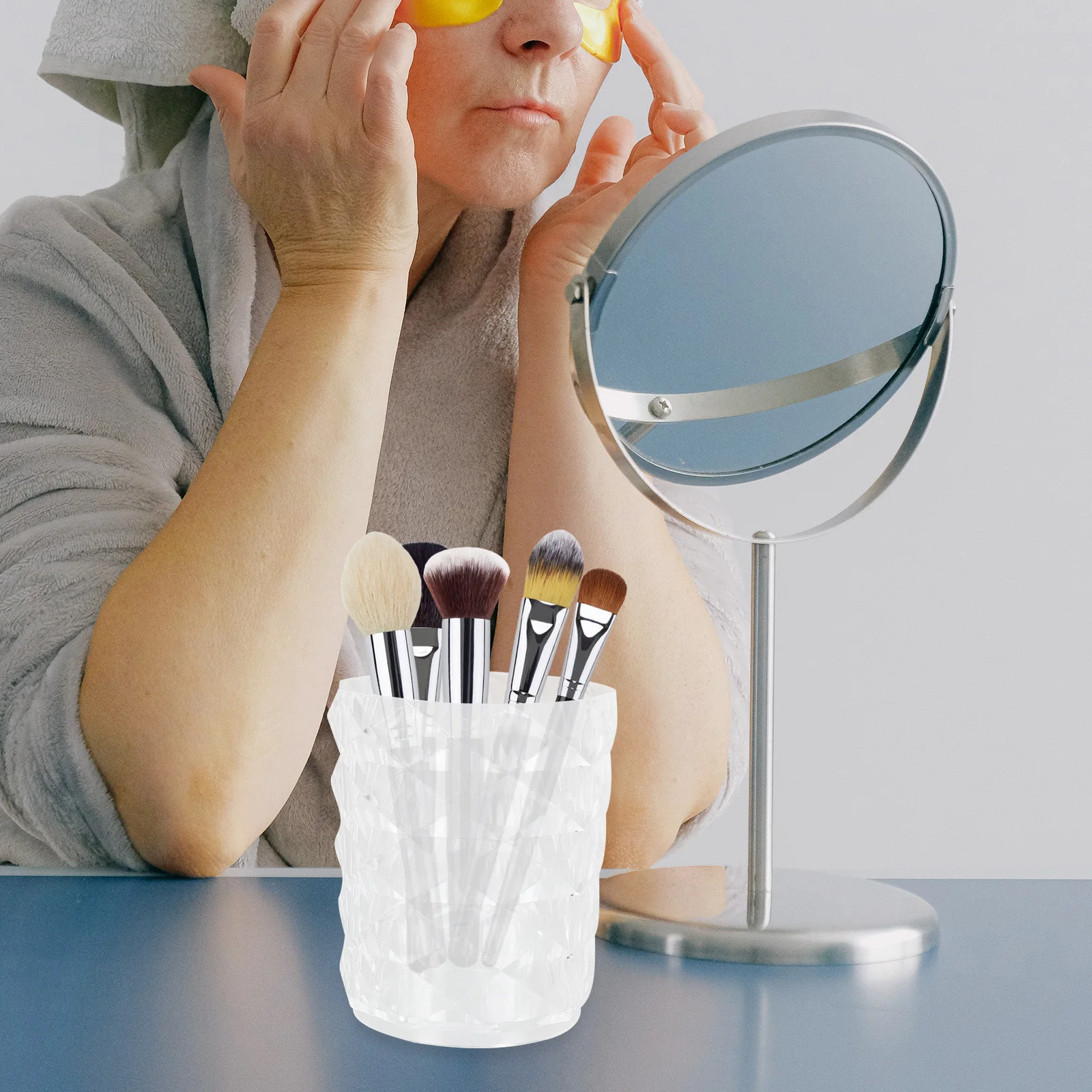 

1Pcs Makeup Brush Holder Clear Durable Storage Box for Cosmetics Organizer Tools Storage Container Stationery Holder