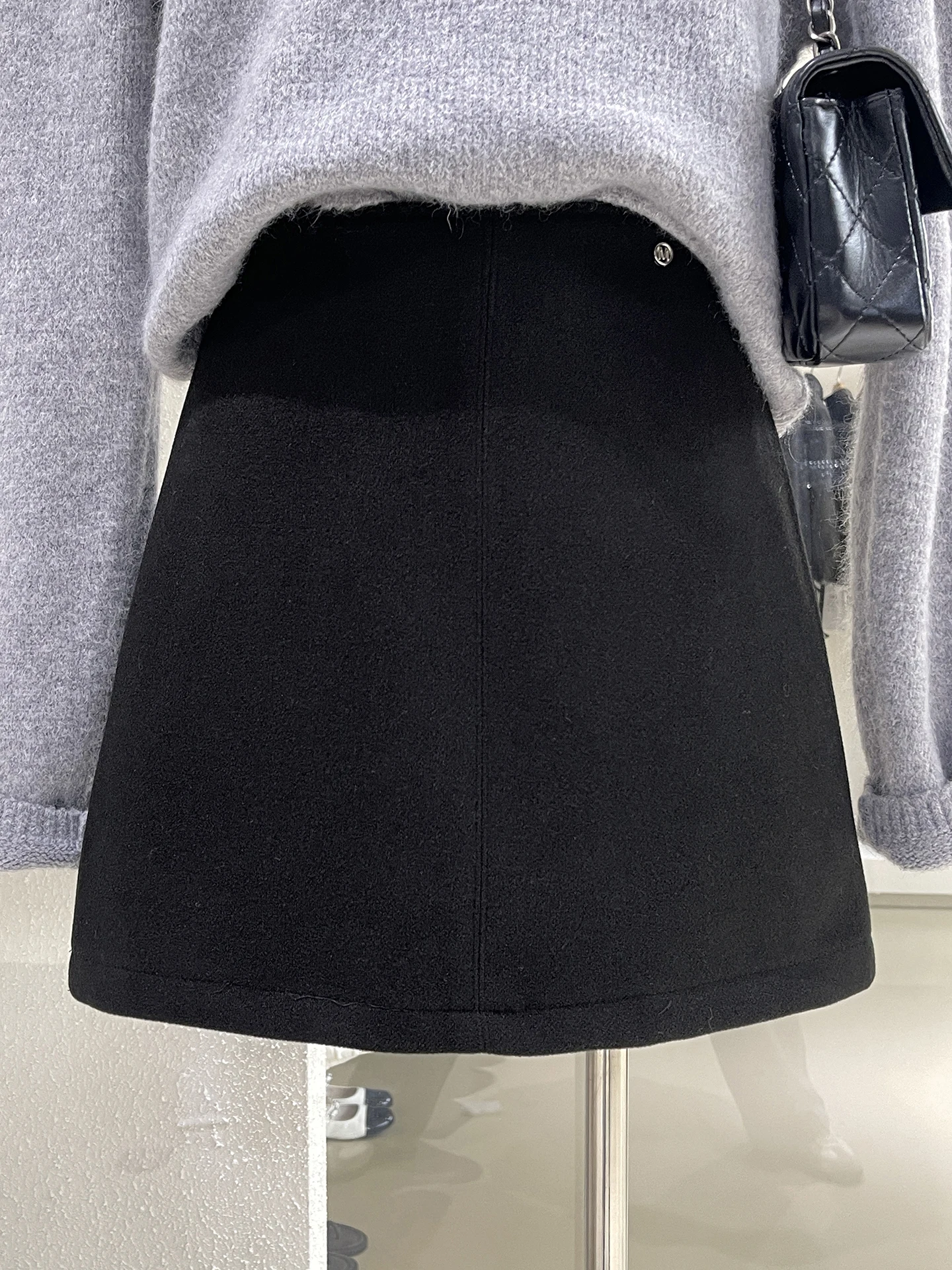 Korean mat High Waist Woolen  Skirt Women's 2025 New Sle Slimming Anti-Light A-Line Skirt Casual Fit